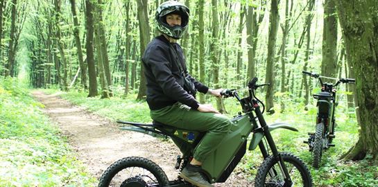 Τα ηλεκτρικά σκούτερ των ελεύθερων σκοπευτών της Ουκρανίας