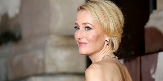 Η Gillian Anderson δεν φοράει ποτέ σουτιέν