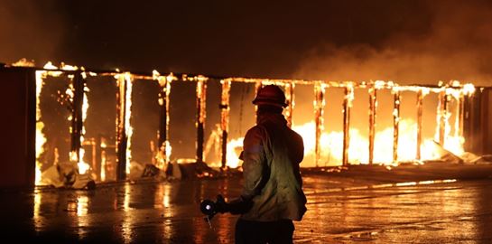 10 συγκλονιστικές φωτογραφίες από τη φωτιά στο Λος Άντζελες