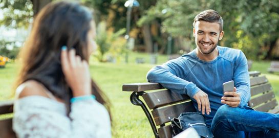 To αντρικό φλερτ του σήμερα, σύμφωνα με την επιστήμη