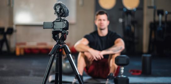 Influencers με δηλωμένο το ρετούς στα social media