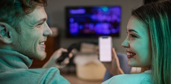 Γνωριμίες μέσω Netflix, πώς και δεν το σκεφτήκαμε τόσο καιρό