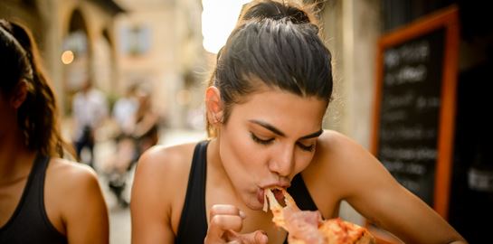 Οι κίνδυνοι της &quot;ελεύθερης μέρας&quot; στη δίαιτα