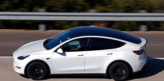 Τι σημαίνει η επανεκλογή του Trump για τα ηλεκτρικά αυτοκίνητα, την Tesla και τον Elon Musk