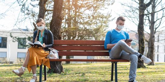 Μήπως είναι νωρίς για τη χαλάρωση των περιοριστικών μέτρων;