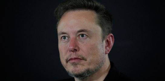 Η ιδιοφυής μέθοδος του Elon Musk με την οποία εντόπισε έναν πληροφοριοδότη της Tesla