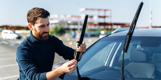 Μερικά έξυπνα κόλπα για να αντέξουν περισσότερο οι υαλοκαθαριστήρες σου