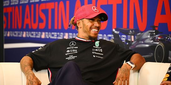 Ξέρουμε ήδη πόσα χρήματα θα παίρνει ο Lewis Hamilton εξαιτίας της Ferrari