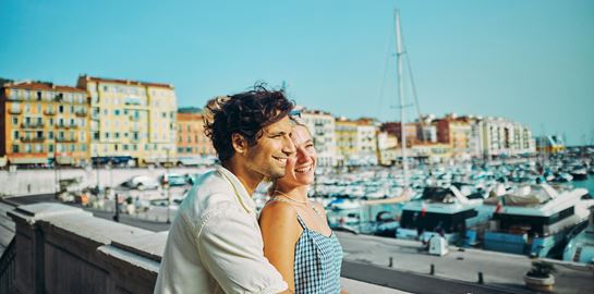 Τα ευτυχισμένα ζευγάρια δε νοιάζονται για τα σόσιαλ μίντια, λέει η επιστήμη