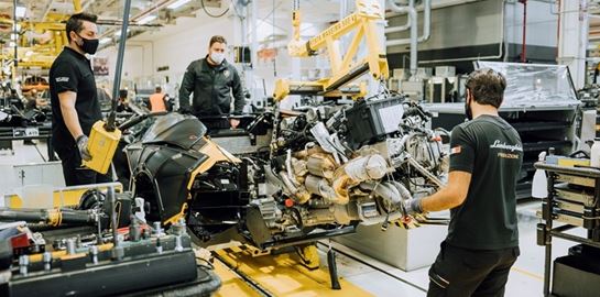 H Lamborghini και οι &#39;ήρωες των καλωδίων&#39; στην Ουκρανία