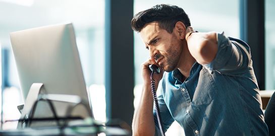 Τι είναι το tech neck και πώς θα το αποφύγεις