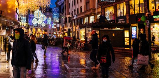 Κορονοϊός: Με νέο ρεκόρ 40.560 κρουσμάτων κλείνει το 2021