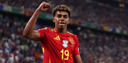 O 17χρονος Lamine Yamal της Μπαρτσελόνα έγραψε ιστορία