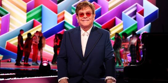 Ο Elton John δεν είναι καθόλου καλά