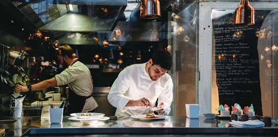 Μία ελληνική αλυσίδα εστίασης επεκτείνεται σε Εμιράτα και Μέση Ανατολή