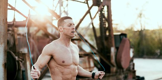 Κάνοντας 1.000 επαναλήψεις στο σχοινάκι, για 30 μέρες