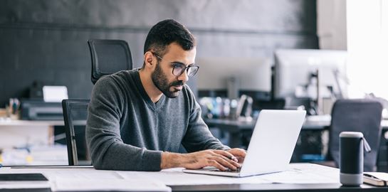 H συνήθεια που σαμποτάρει την εργασιακή σου ρουτίνα