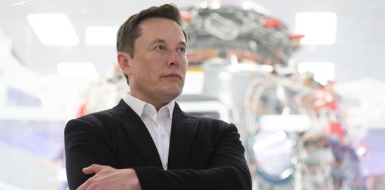 Τι είναι όλα αυτά τα βίντεο στο YouTube με τον Elon Musk δήθεν να προωθεί κρυπτονομίσματα;