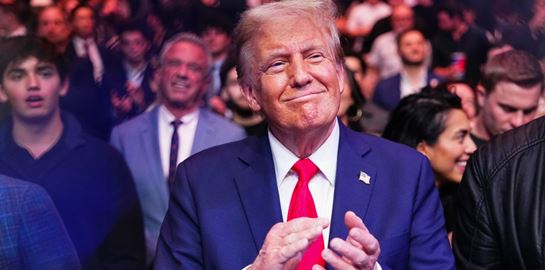 Γιατί όλοι ασχολούνται ξανά με τα μαλλιά του Donald Trump