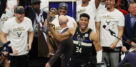 O Γιάννης Αντετοκούνμπο και τα απίθανα ρεκόρ της ζωής του