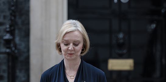 Τι σημαίνει για τις αγορές η παραίτηση της Liz Truss;