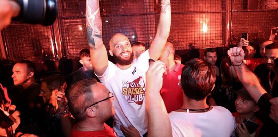 Απόλυτος χαμός με την υποδοχή Φουρνιέ από τους οπαδούς του Ολυμπιακού (video)