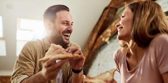 Τα ευτυχισμένα ζευγάρια τείνουν να παχαίνουν, λέει η επιστήμη