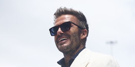 Τι κάνει ο David Beckham όταν κοιμάται η οικογένειά του;