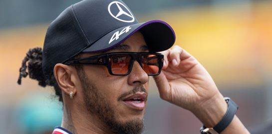 O Lewis Hamilton μόλις έκανε την Kendall Jenner να ουρλιάζει