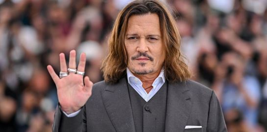 O σκανδαλώδης κύριος Johnny Depp