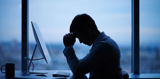 5 κακές συνήθειες στη δουλειά που σου στερούν την επιτυχία