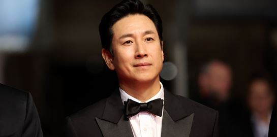 Αυτοκτόνησε ο πρωταγωνιστής της ταινίας 'Παράσιτα' Lee Sun-kyun