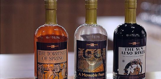 Tα βιβλία του Ernest Hemingway έγιναν ποτά