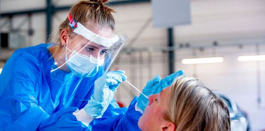 Οι καλύτεροι τρόποι για να κόψουμε την αλυσίδα μετάδοσης του SARS-CoV-2