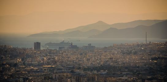 Η Αθήνα της αφρικανικής σκόνης κάνει κακό στο δέρμα μας, λέει πρόσφατη έρευνα
