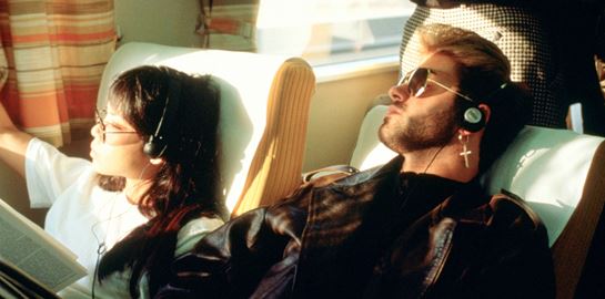 Το Walkman μας έμαθε να αγνοούμε επιδεικτικά τους γονείς και να κλέβουμε μουσική