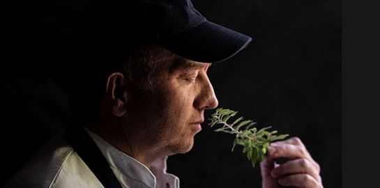 Έκτορας Μποτρίνι, προσεχώς και στη Μύκονο