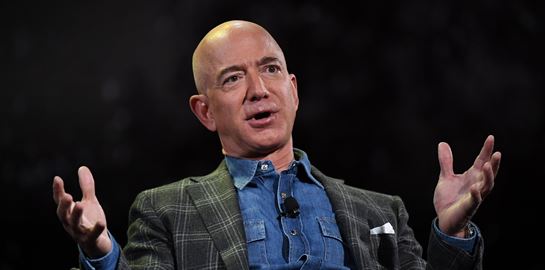 O Jeff Bezos φιλοδοξεί να κάνει smart island τη Νάξο
