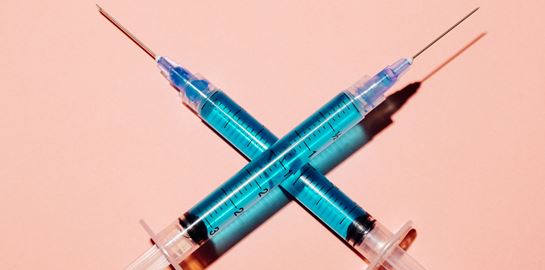 SMS για ανεμβολίαστους. Αλλά όχι για όλους