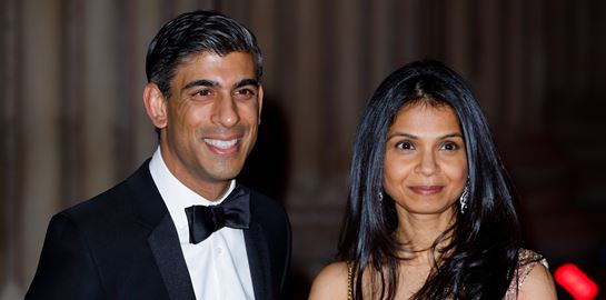 H περιουσία του Rishi Sunak και της βαθύπλουτης συζύγου του, Akshata Murthy
