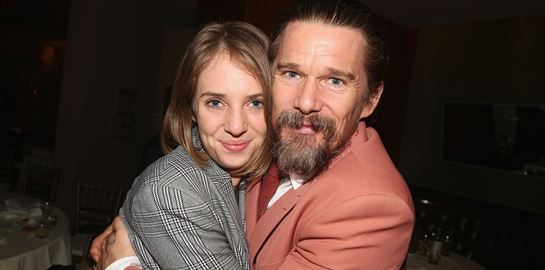 Τι συμβούλεψε ο Ethan Hawke την κόρη του Maya