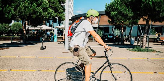 Καταργούνται οι μάσκες στους εξωτερικούς χώρους