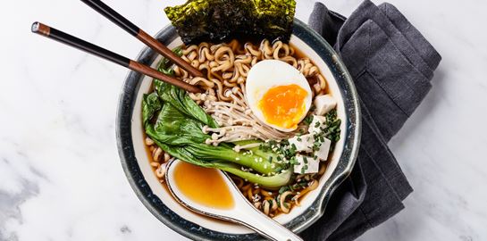 Η συνταγή για το περίφημο ramen του Momofuku