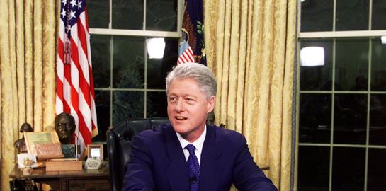 Τι γυρεύει ο Bill Clinton στα αρχεία Epstein;