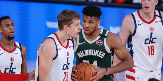 5 ιστορικές κουτουλιές που &#39;έπεσαν&#39; στο NBA