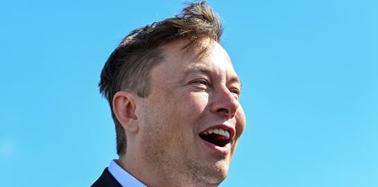 Ο Elon Musk πιστεύει ότι η ηλιακή ενέργεια αρκεί για τα πάντα