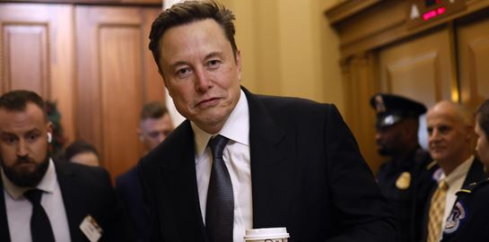 Ο Elon Musk ψάχνει προσωπικό με μισθό 22.000 ευρώ τον μήνα