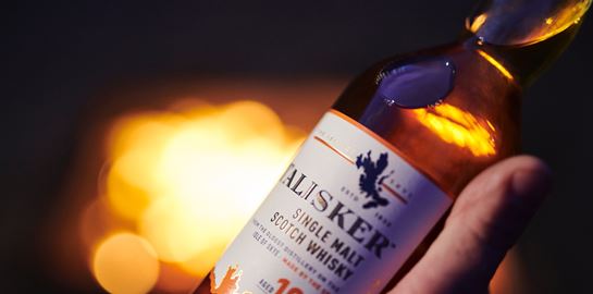 Το τέλειο χριστουγεννιάτικο δώρο: Ένα σκωτσέζικο single malt ουίσκι με θαλασσινό, πιπεράτο χαρακτήρα