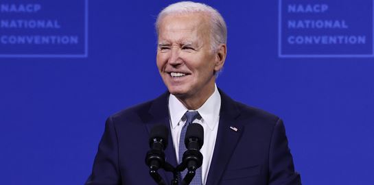 O Joe Βiden δίνει τη &#39;σκυτάλη στους νέους για να σωθεί η δημοκρατία&#39;