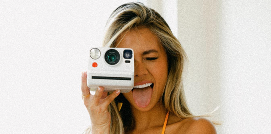 Κανένα Meta, η Desiree Schlotz στρέφει τα φώτα στο Instagram